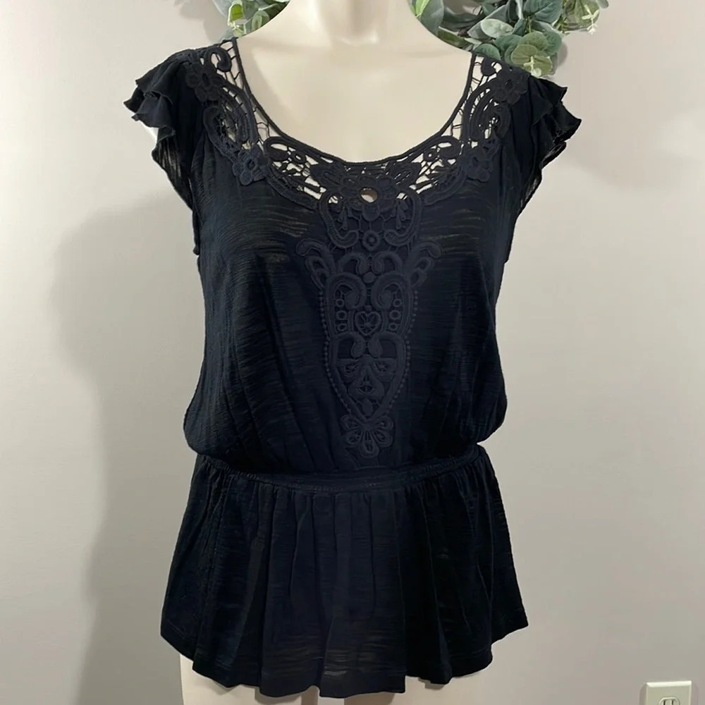 NWT Cable & Gauge Black Ruffled Sleeve Embroidered Neckline Peplum Top PS